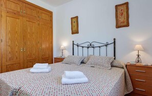 1 bedroom, iron/ironing board, free WiFi, bed sheets