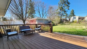 Unclassified image, 3 of 12, button - 3br Home in the Heart of Rockford (Rockford)