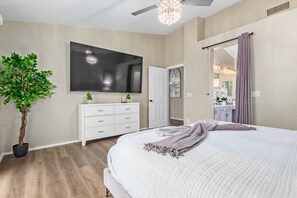 3 Schlafzimmer, Schreibtisch, Bügeleisen/Bügelbrett, kostenloses WLAN