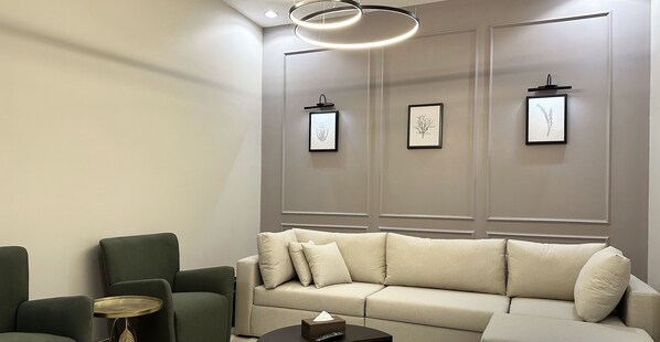 Design Apartment, 2 Bedrooms | Living area - Al-Mutamarat A-6 Timeless History XZ37 (Riyadh)