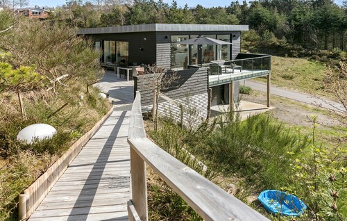 Stunning home in Roslev with kitchen