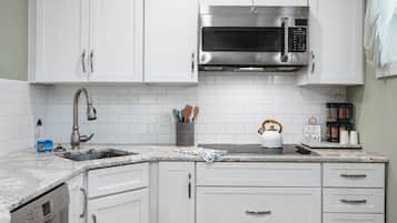 Fridge, microwave, dishwasher, coffee/tea maker