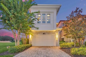 Exterior - Reunion Modern Villa|| 5BR Home w/ Pool | Sleeps 10 (Kissimmee)
