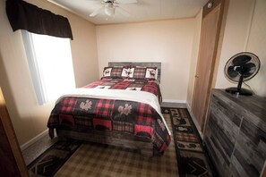 2 quartos, ferros/tábuas de passar roupa, Wi-Fi, roupa de cama