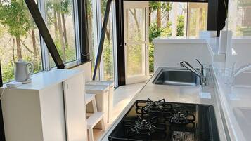 冰箱、微波炉、炉灶、烤面包机