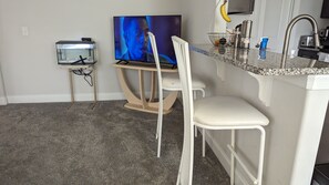 Interior - Cozy one bedroom,close to everything Raleigh  (Raleigh)