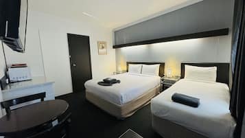 Quarto duplo standard | 1 quarto, escrivaninha, ferros/tábuas de passar roupa, Wi-Fi de cortesia