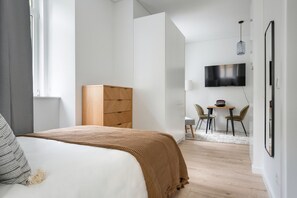 Iron/ironing board, WiFi, bed sheets - Blueground | Benfica, furnished, full kitchen (Lisbon)