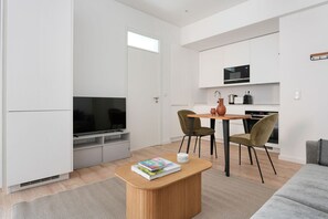 Télévision, chaîne hi-fi