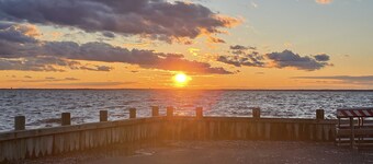 Sunset Cove: Bayview, fantastic location, close to everything