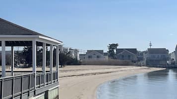 Plage, chaises longues