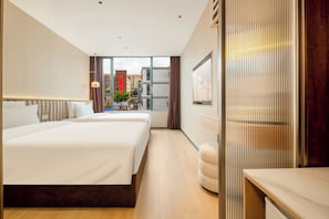 Senior Twin Room | Desk, laptop workspace, free WiFi, bed sheets