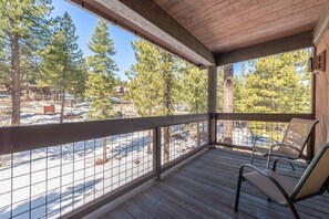 Terrace/patio - Aspen Escape~Walk to Northstar Slopes (Truckee)