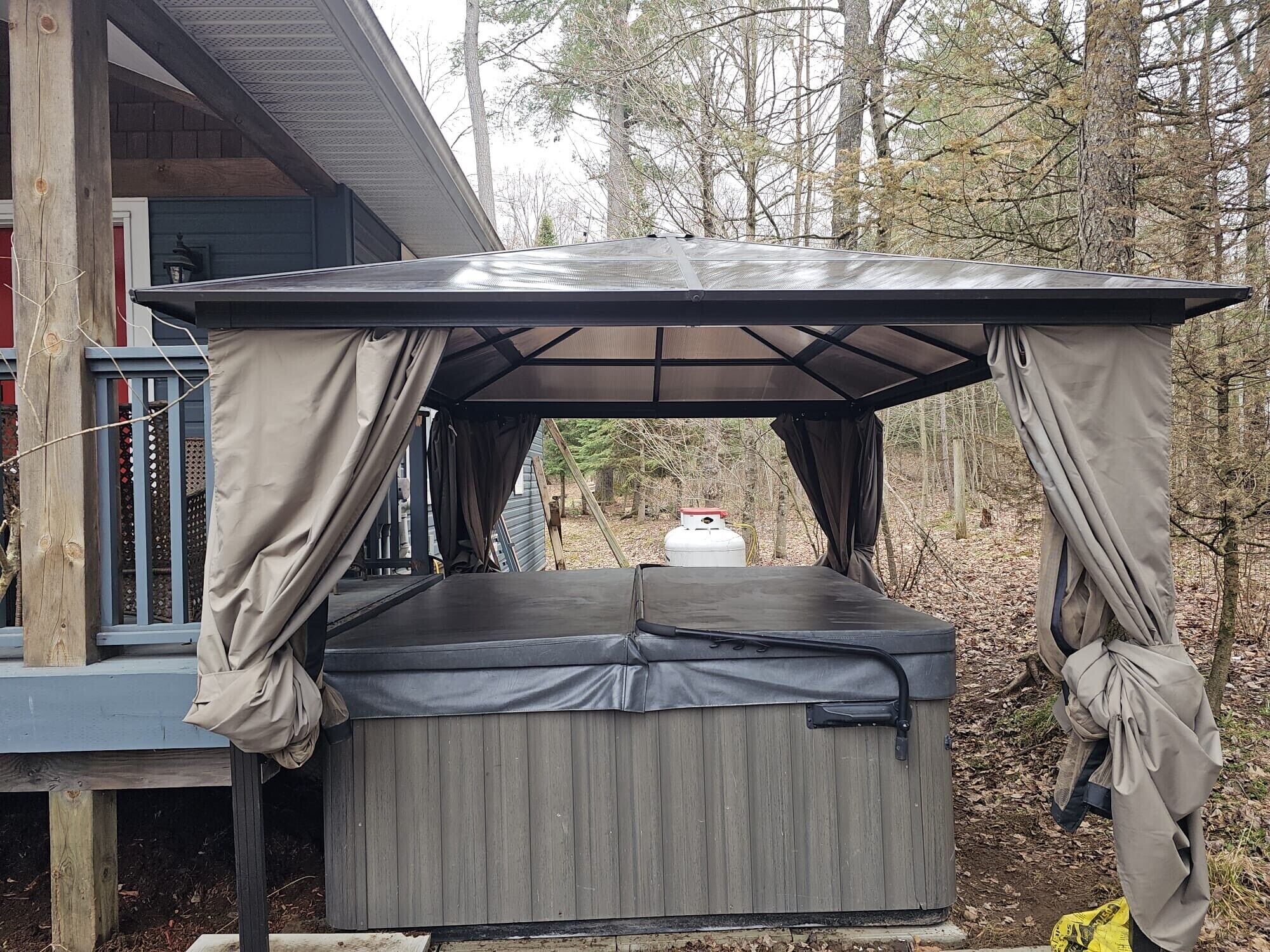 Bain à remous extérieur