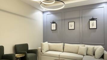 Design-Apartment, 2 Schlafzimmer | Wohnbereich | Flachbildfernseher