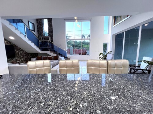 Luxury villa - Swimming Pool 4 Bed Room in City Center Puerto Plata!