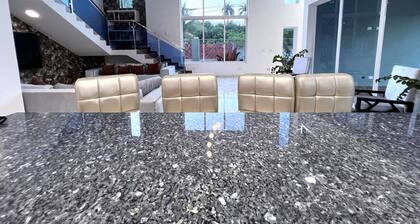 Luxury villa - Swimming Pool 4 Bed Room in City Center Puerto Plata!