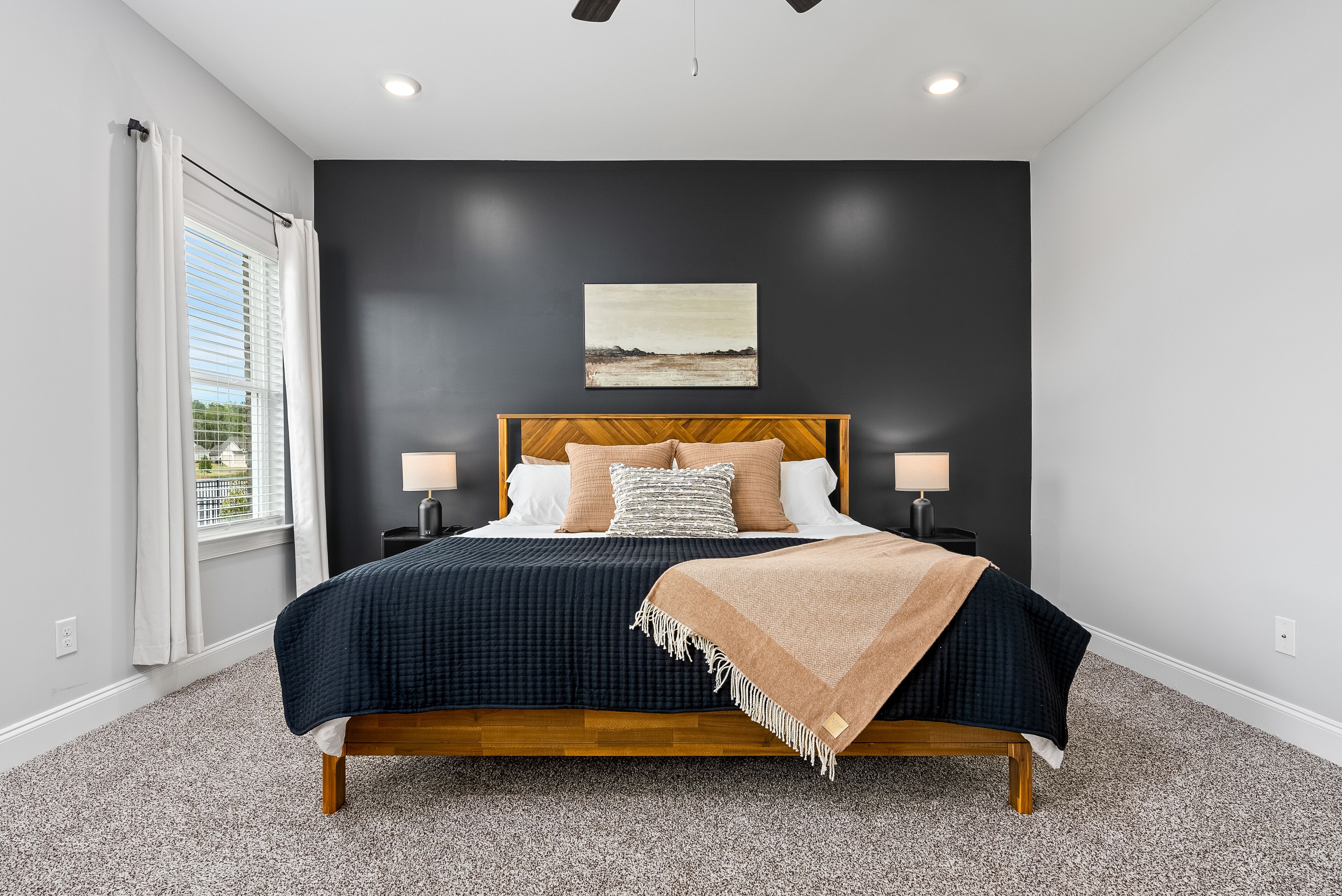 5 多间卧室、办公桌、熨斗/熨衣板、旅行婴儿床