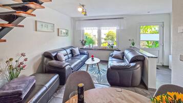 Fernseher, DVD-Player, Stereoanlage