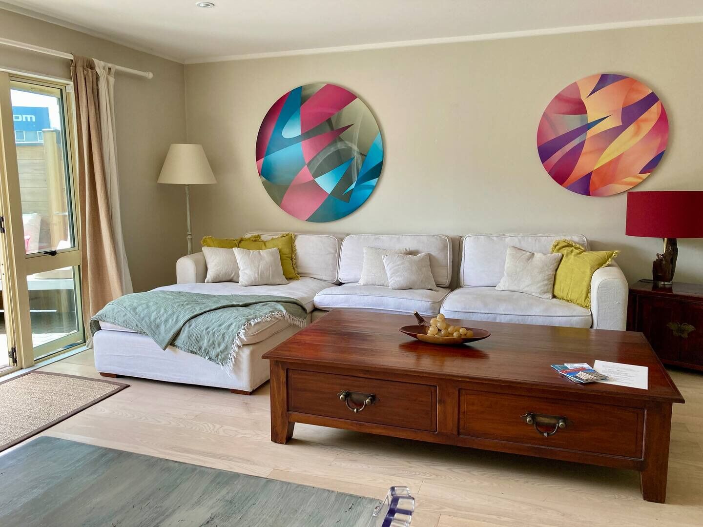 Spacious And Modern City Apartment - Free Parking - Auckland
