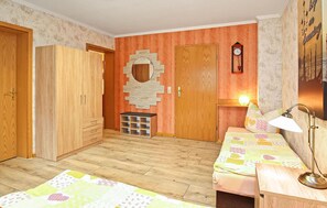 Lit parapluie, Wi-Fi gratuit, draps fournis