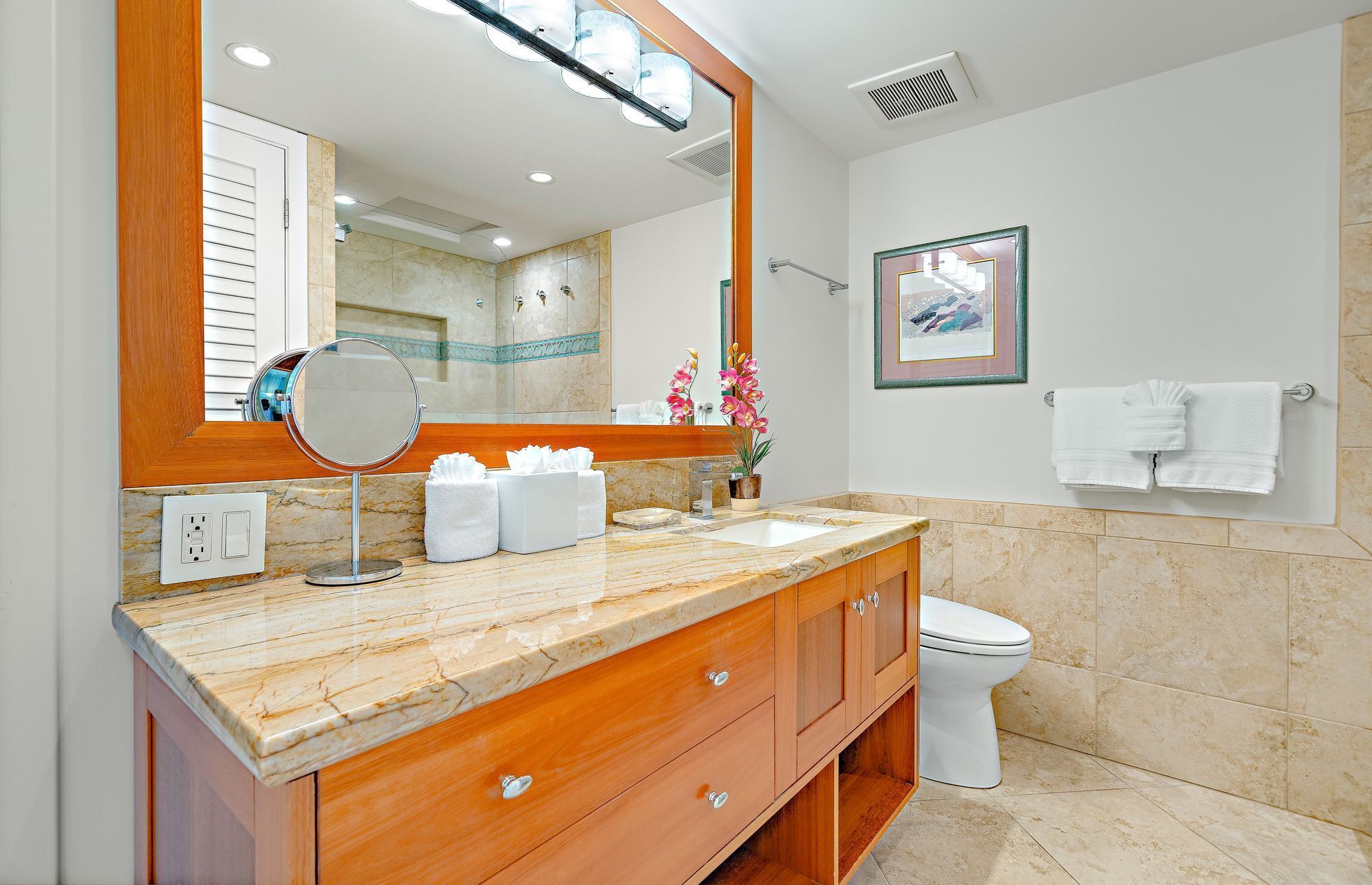 Shower, hair dryer, towels