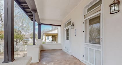 Close to everything Albuquerque A, Stay here!