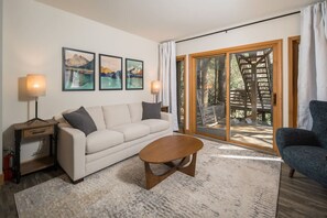 Smart TV, fireplace, video games, ping pong