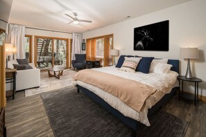 3 bedrooms, desk, iron/ironing board, travel cot