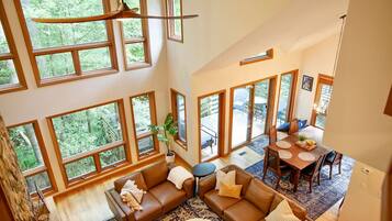 Smart TV, fireplace, video games, table tennis