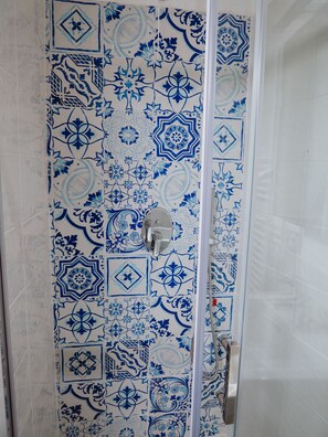 Shower, hair dryer, bidet, towels - Bar, Ristorante, B&B e Guest House Nasce nel Cuore del Cilento più Precisamente (Palinuro)