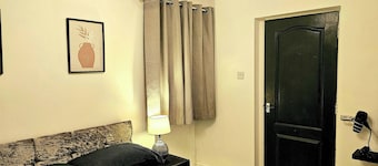Charming 1 Bedroom Apartment in Bridgend