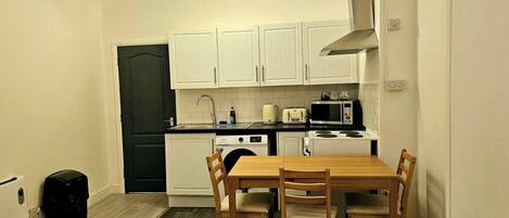 ثلاجة، ميكروويف، فرن