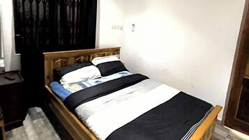 5 Schlafzimmer, Bügeleisen/Bügelbrett, WLAN, Bettwäsche