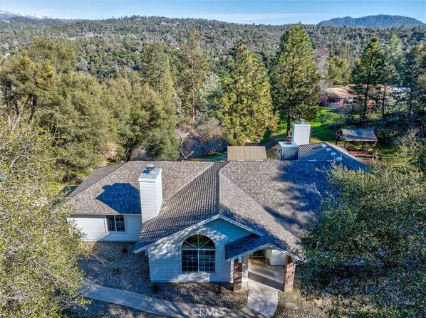 Exterior - Luxury Mountain House Oakhurst, Yosemite! 4 BDR, 2 BTH Near Yosemite & Bass Lake (Oakhurst)