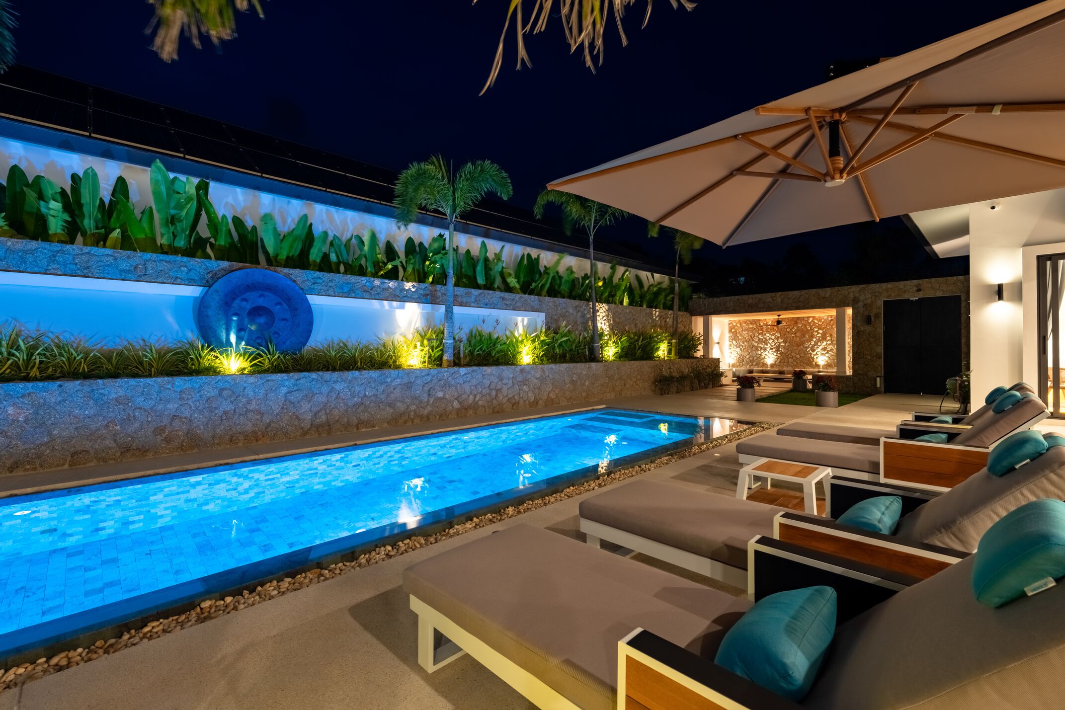حمام سباحة خارجي
