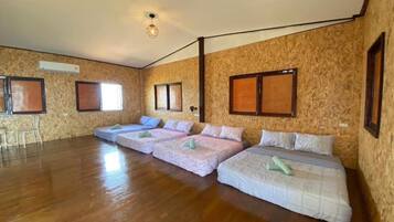 Kamar Quadruple Keluarga, pemandangan laut | Wi-Fi gratis dan seprai linen