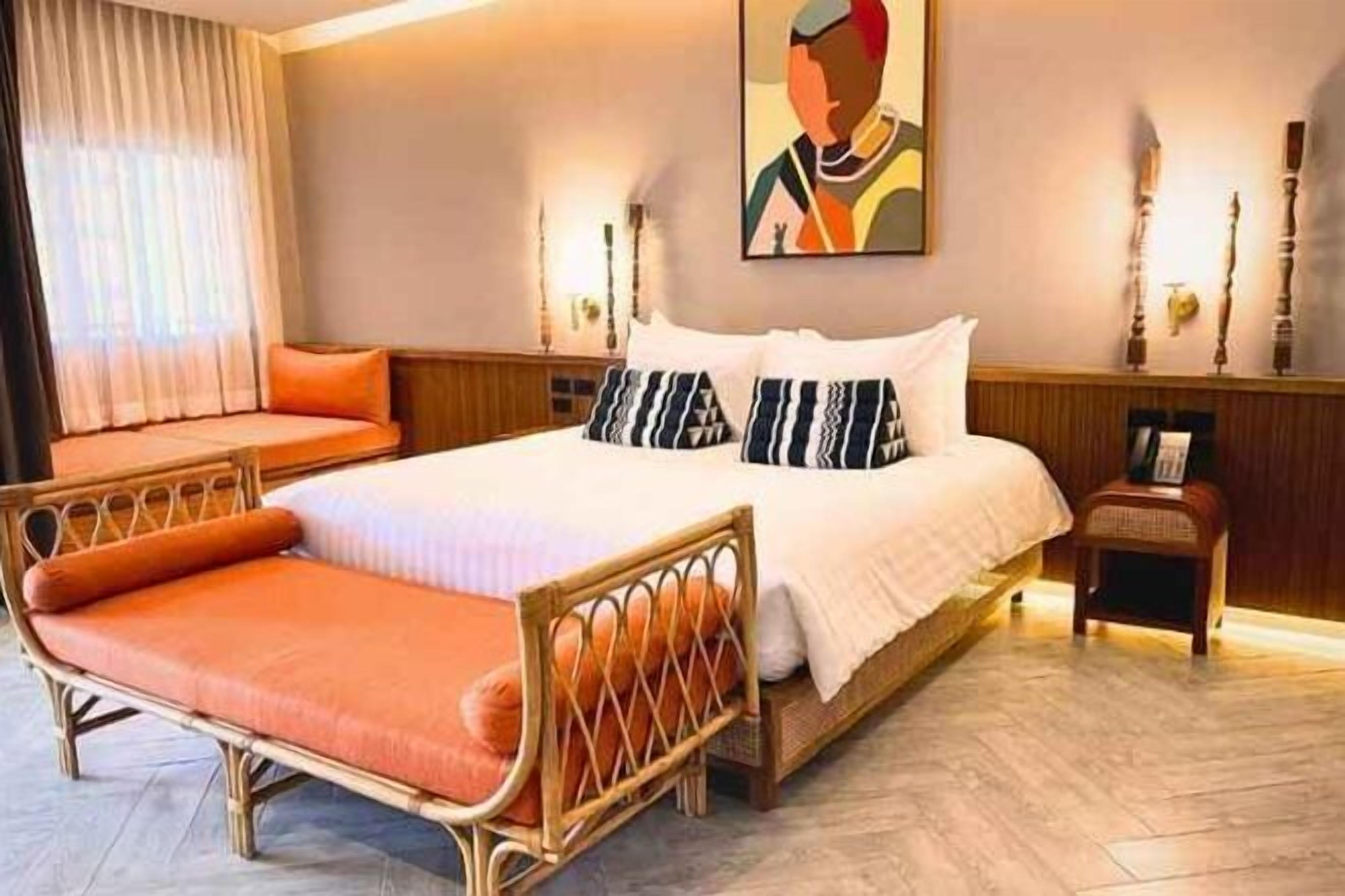 Free WiFi, bed sheets