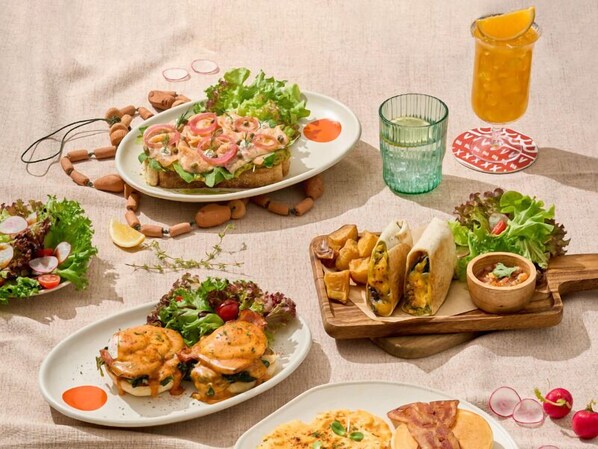 朝食 (オーダー形式)、毎日提供 (無料)
