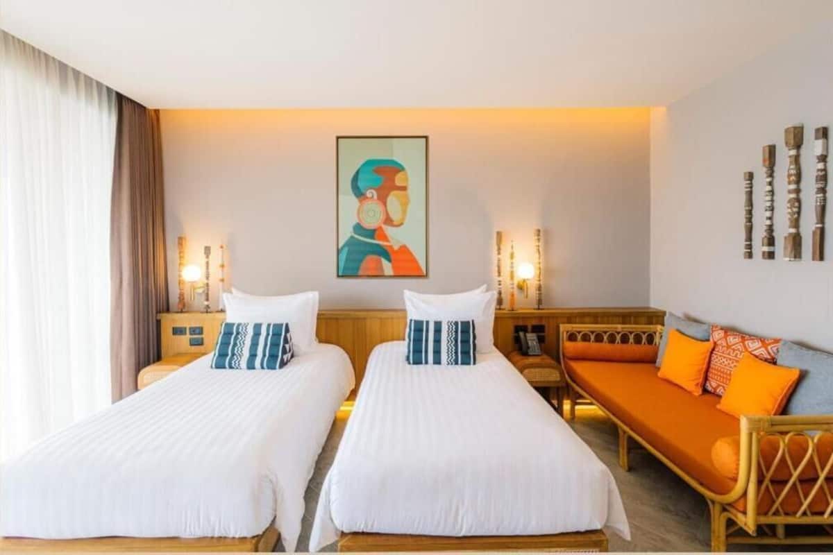 Free WiFi, bed sheets