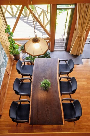 Dining - Entire house reserved, spacious living,  bath in Hiba trees, BBQ, Foliage plants (Isumi, Oharadai)