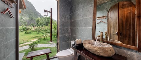 Superior Double Room, 1 King Bed | Bathroom | Separate tub and shower, designer toiletries, hair dryer, slippers
