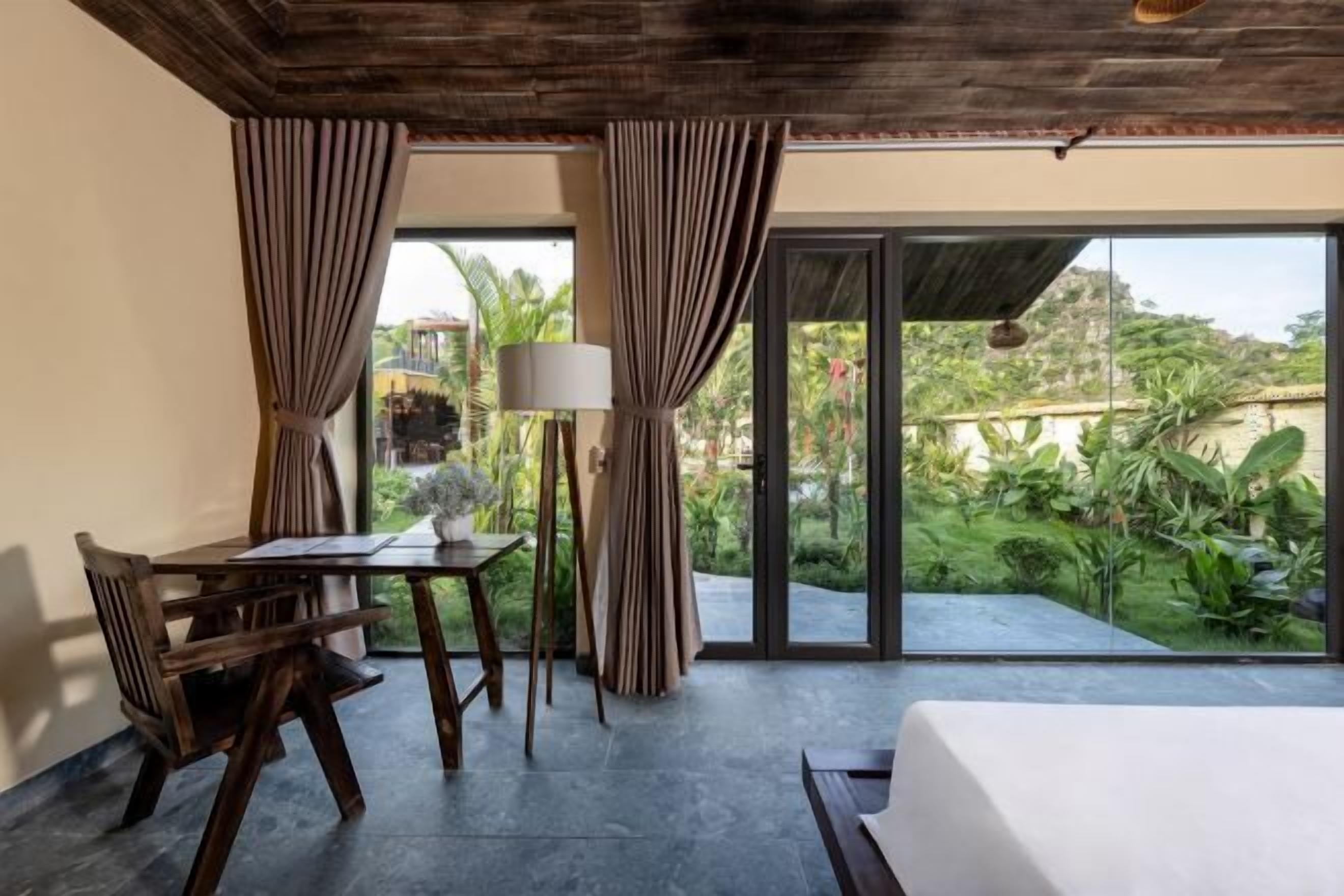 Premium bedding, Select Comfort beds, desk, laptop workspace