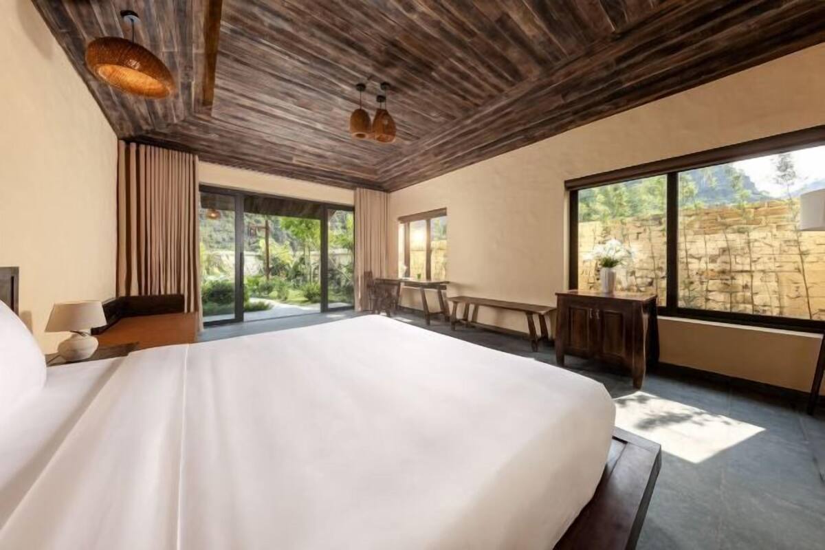 Premium bedding, Select Comfort beds, desk, laptop workspace