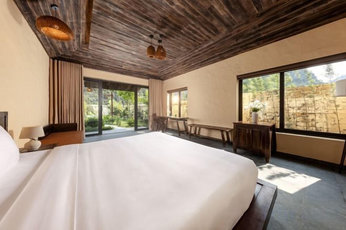 Deluxe Double Room With Bathtub
