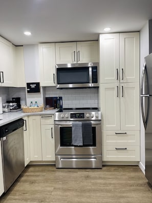 Paper towels - Cozy suite in St. Boniface (Winnipeg)