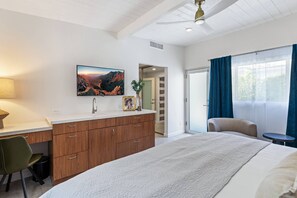 2 bedrooms, desk, iron/ironing board, free WiFi