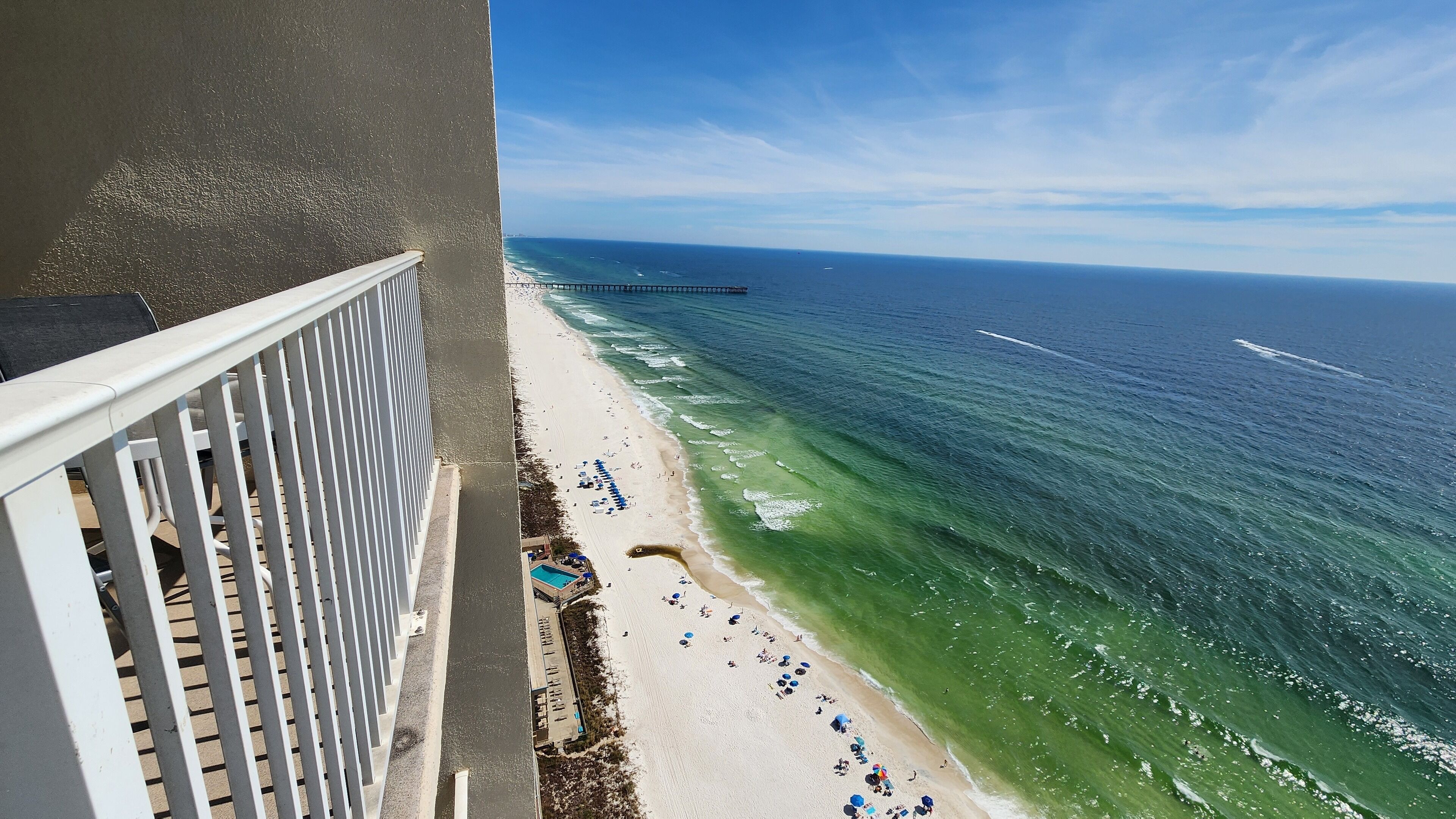 Plage, chaises longues, serviettes de plage