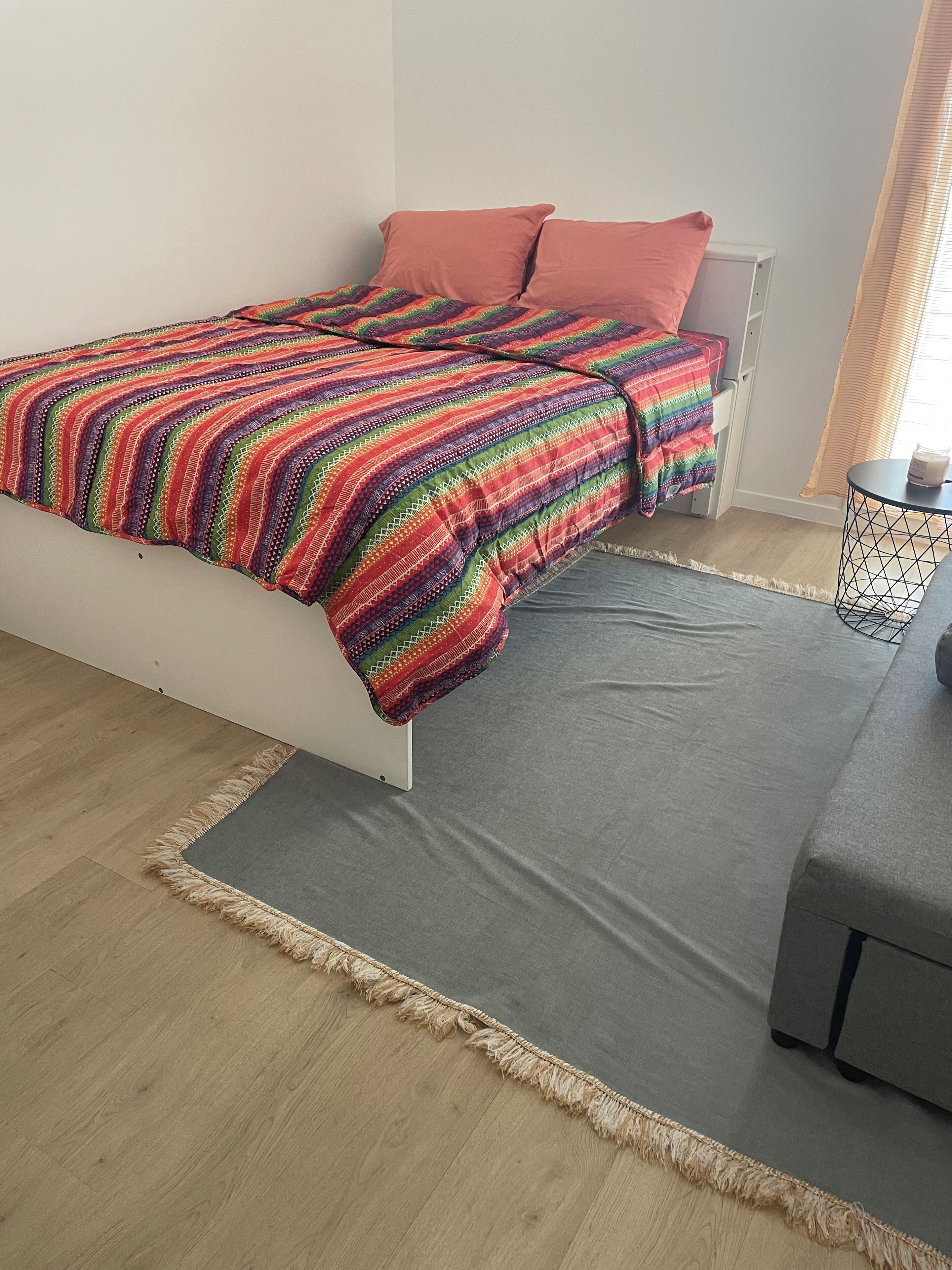 1 habitación, tabla de planchar con plancha, wifi gratis y ropa de cama 