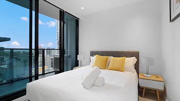 Iron/ironing board, free WiFi, bed sheets